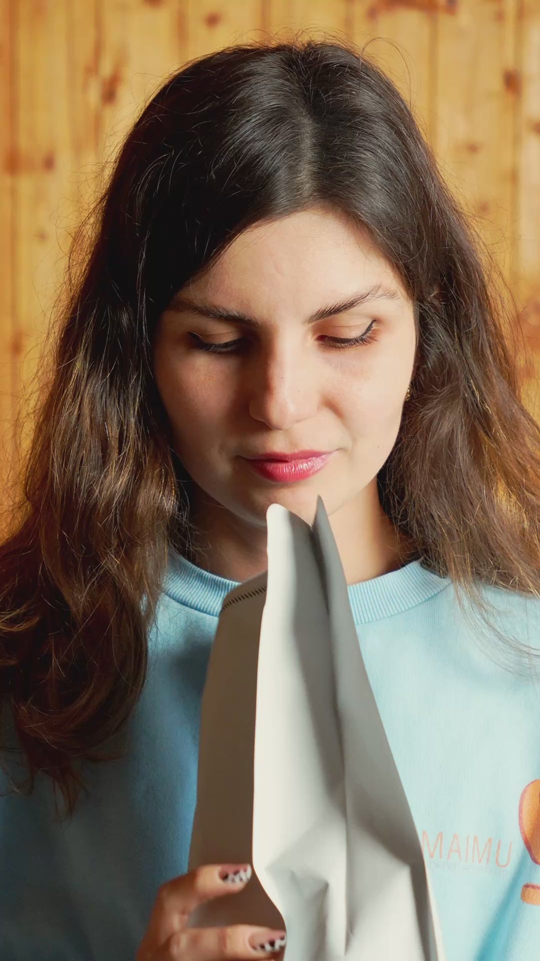 Încarcă clipul video: 